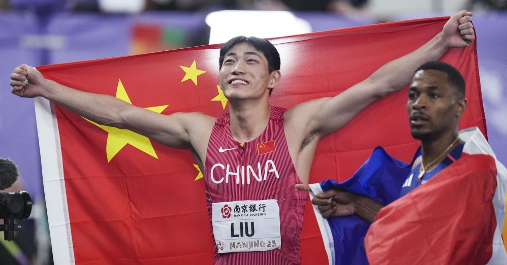弗罗因德：对诺伊尔的未来我们并不着急；拜仁确实联系过安东尼